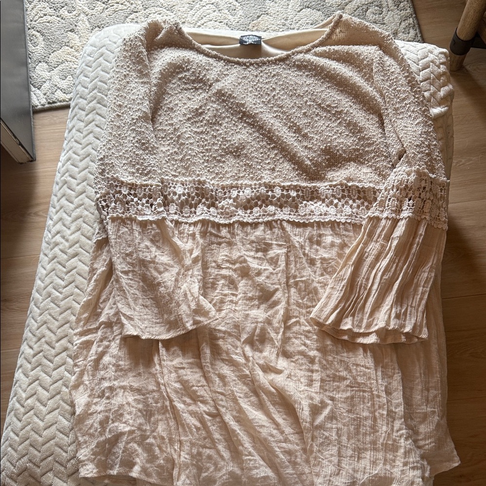 Elegant Cream Blouse with Lace Detailing